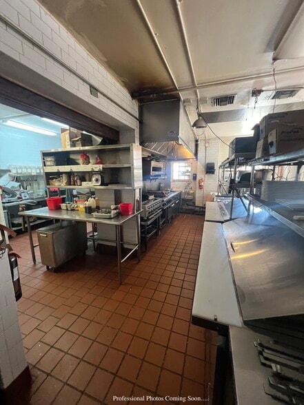More Photos Of 200 Hill St, Jerome Hotel For Lease