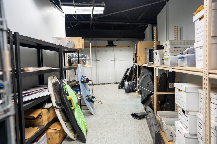 More Photos Of 1055 W Red Cliffs Dr, Washington Freestanding For Lease