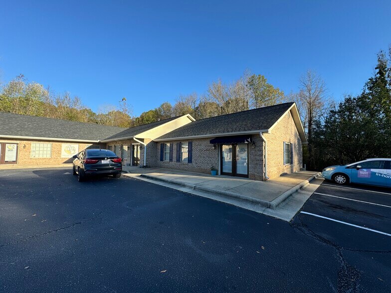 More Photos Of 512 Klumac Rd, Salisbury General Retail For Sale