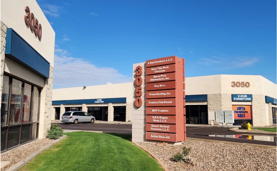 More Photos Of 3050 S Country Club Dr, Mesa Showroom For Lease
