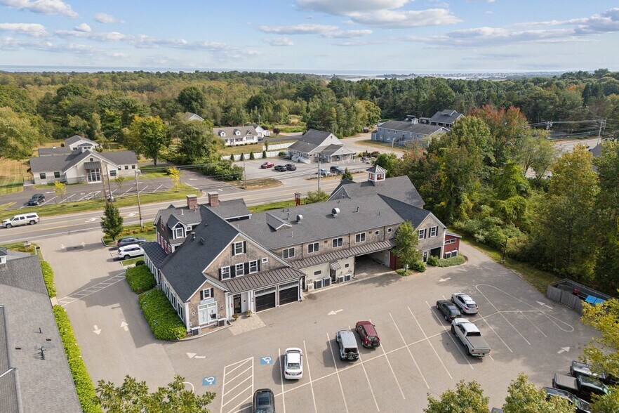 More Photos Of 2178 Post Rd, Wells Restaurant For Lease