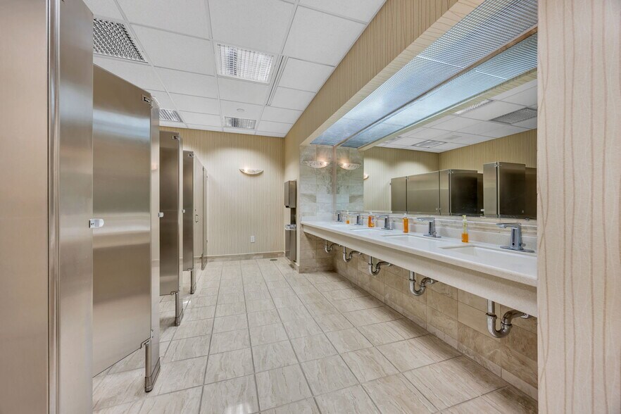 More Photos Of 100 Corporate Dr, Lebanon Office For Lease