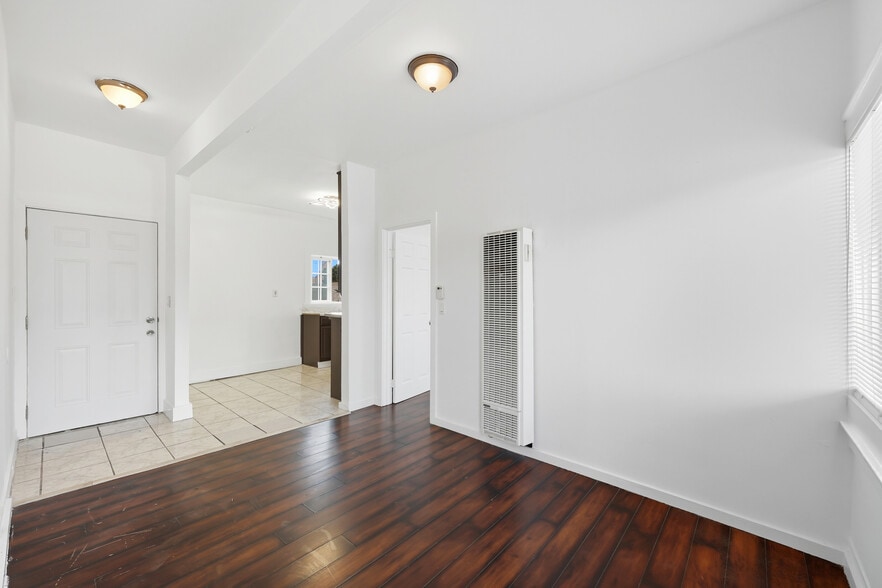 More Photos Of 522 W VERNON Ave, Los Angeles Daycare Center For Sale