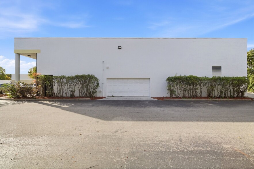 More Photos Of 2891 NW 22nd Ter, Pompano Beach Warehouse For Lease
