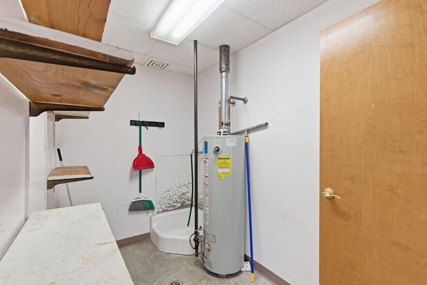 More Photos Of 718 N Martin St, East Prairie Office For Sale