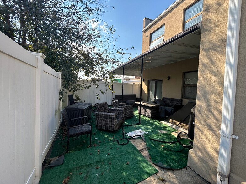 More Photos Of 89 E Jericho Tpke, Mineola Office For Sale