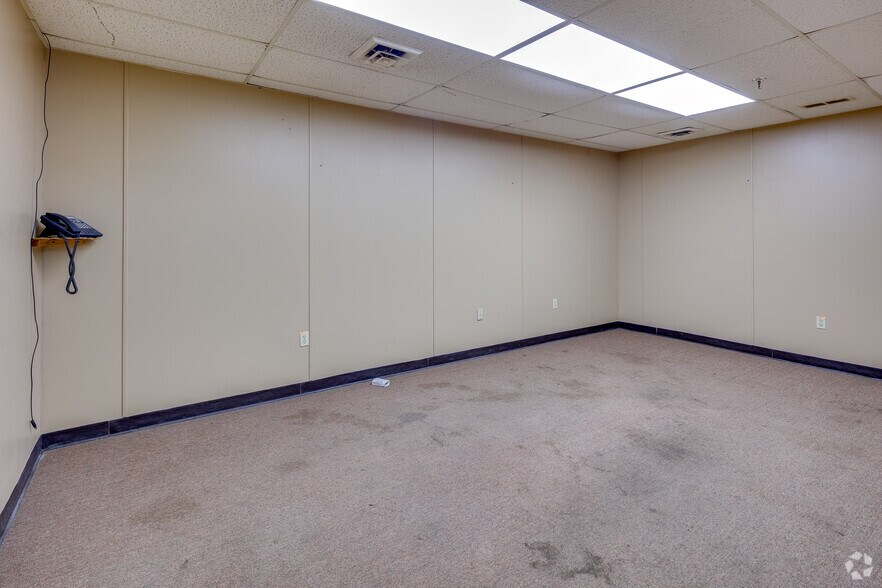 More Photos Of 1070 E Main St, Lake City Industrial For Lease