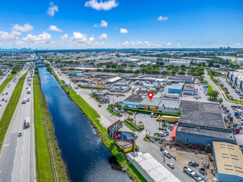 More Photos Of 8125 NW 93rd St, Miami Warehouse For Sale