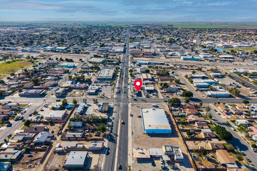 More Photos Of 977 Main St, Brawley General Retail For Sale
