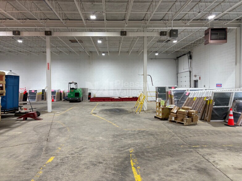 More Photos Of 1416 Piedmont Ave, Akron Manufacturing For Sale