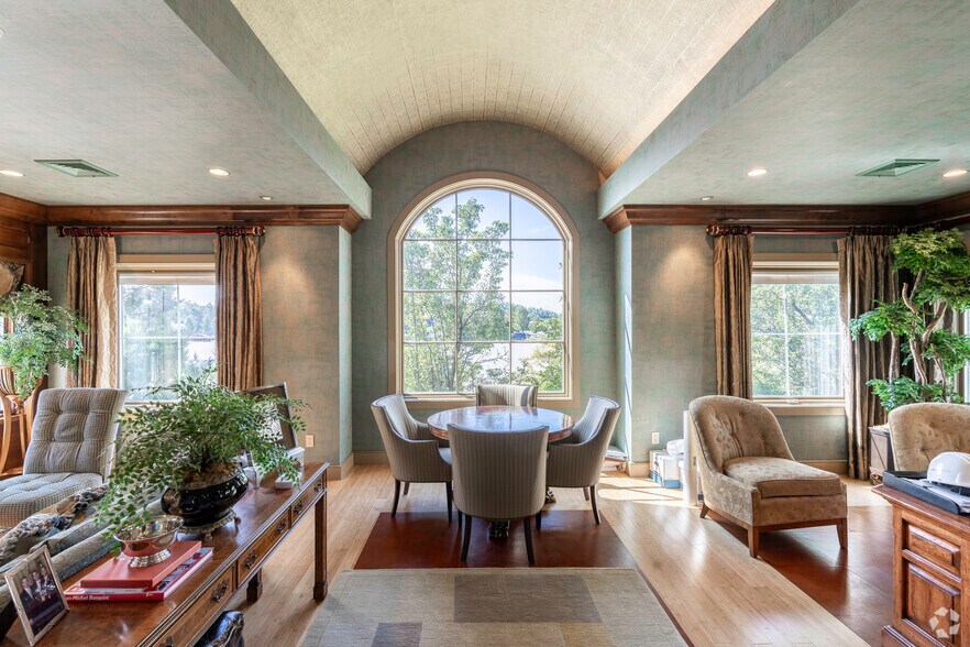 More Photos Of 83 Orchard Hill Park Dr, Leominster Office For Sale