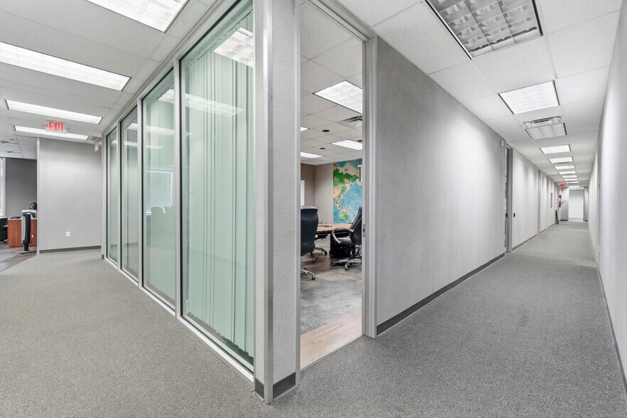 More Photos Of 1030 Regional Park Dr, Houston Office For Sale