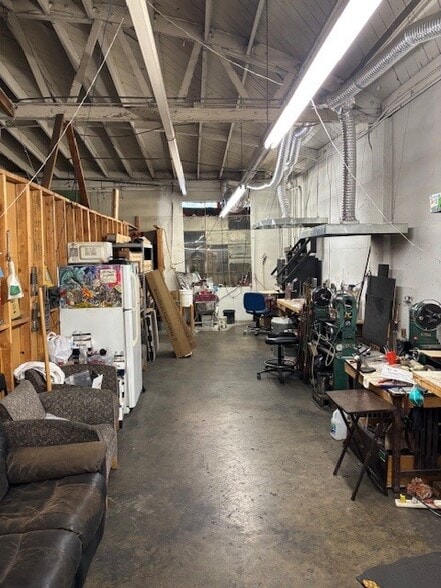 More Photos Of 3646 Fruitland Ave, Maywood Industrial For Sale