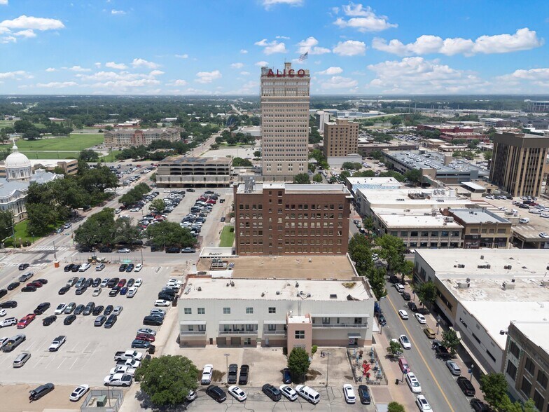 More Photos Of 613 Austin Ave, Waco Storefront Retail Office For Sale