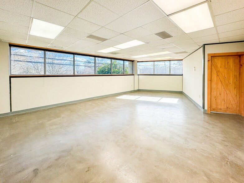 More Photos Of 5711 Six Forks Rd, Raleigh Office For Lease