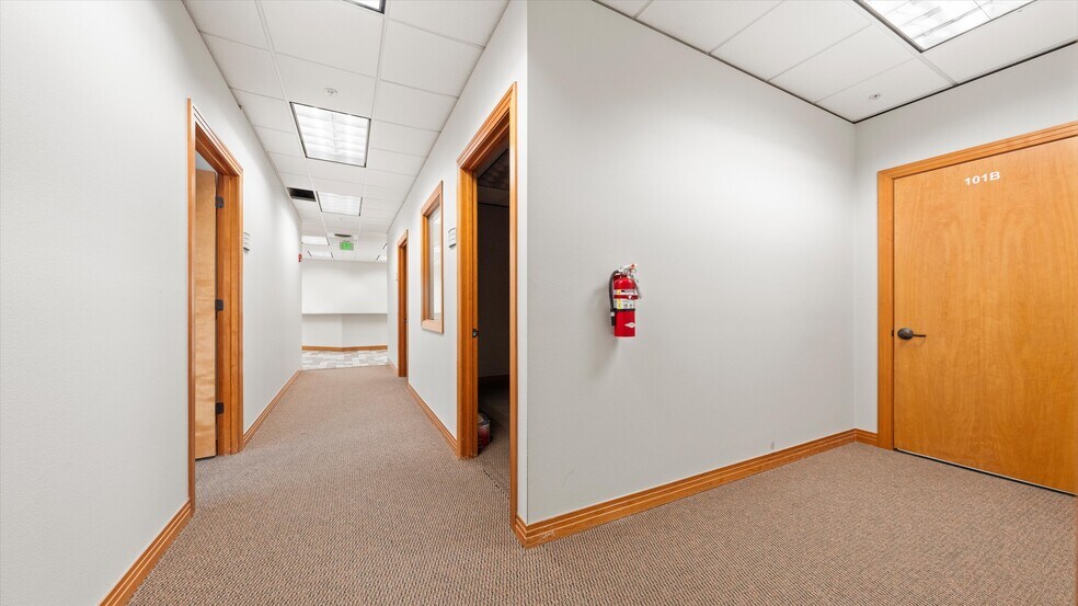 More Photos Of 8836 W Gage Blvd, Kennewick Office For Sale