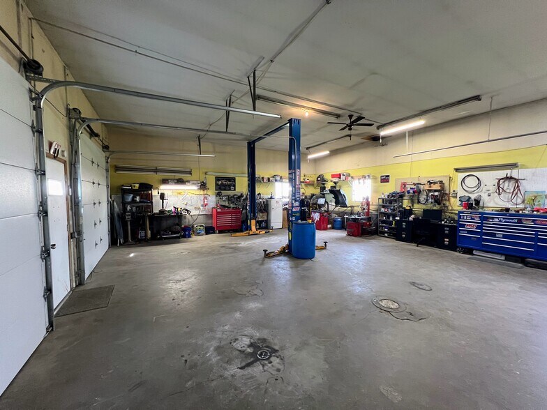 More Photos Of 2209 E Illinois St, Kirksville Auto Repair For Sale