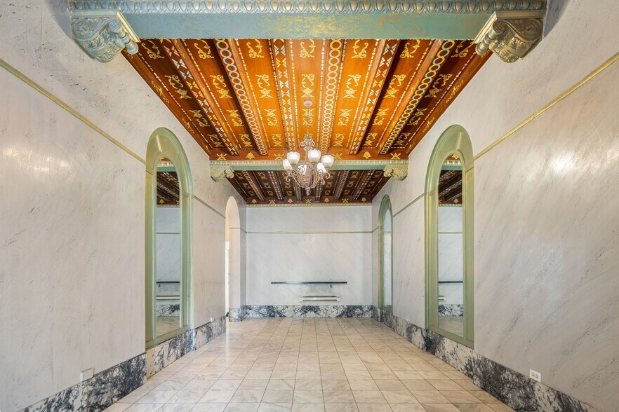 More Photos Of 1400-1410 W Devon Ave, Chicago Apartments For Sale