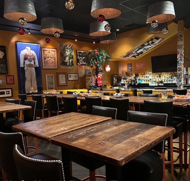 More Photos Of 2 W Pennsylvania Ave, Towson Restaurant For Lease