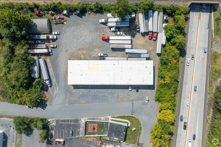 More Photos Of 2250 Stacey Dr, Reading Truck Terminal For Sale