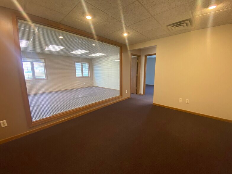 More Photos Of 299 Coon Rapids Blvd NW, Coon Rapids Office For Lease