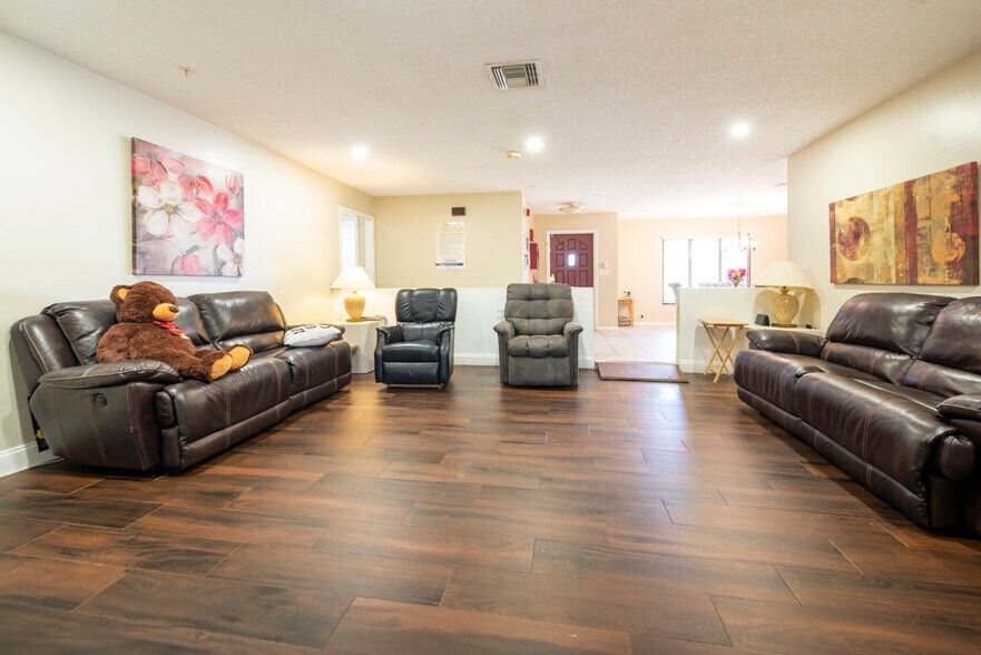 More Photos Of 621 NW 76th Ave, Plantation Assisted Living For Sale