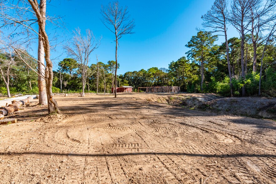 More Photos Of 225 Foster Street, Alvin Land For Sale