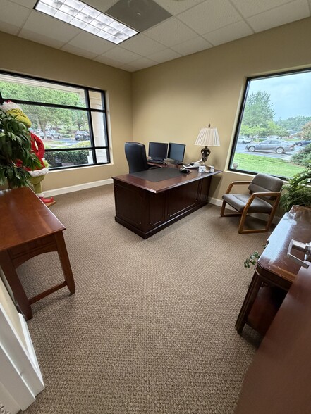 More Photos Of 1008 Hutton Ln, High Point Office For Sale