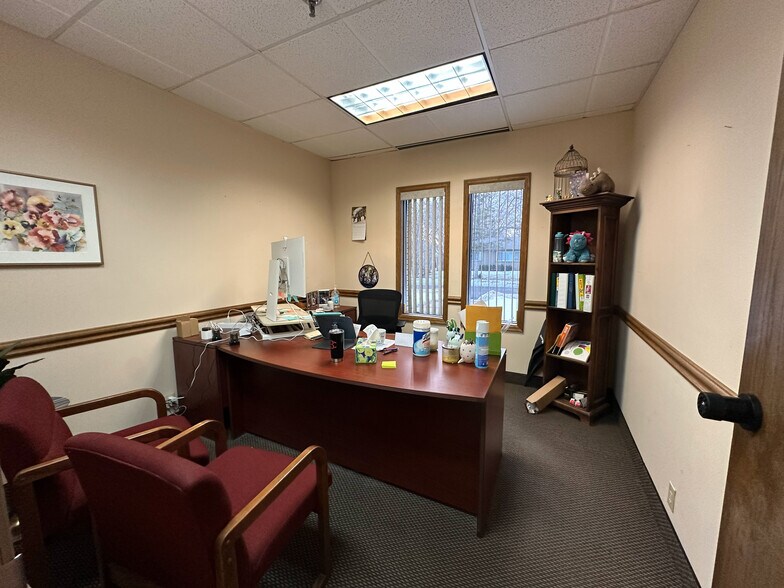 More Photos Of 8053 E Bloomington Fwy, Bloomington Office For Sale