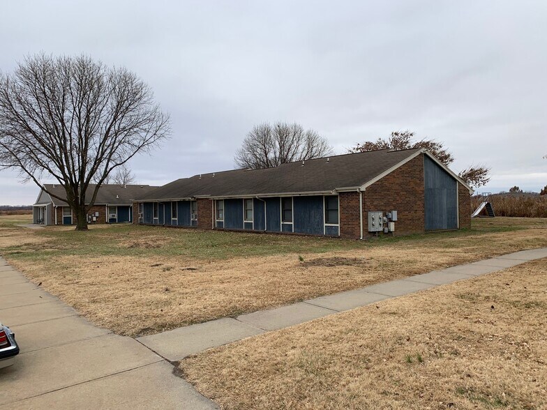 Primary Photo Of 311 S Grand Ave, Saint Marys Apartments For Sale