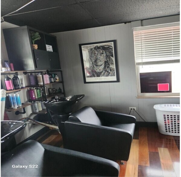 More Photos Of 324-328 N Dixie Dr, Vandalia Storefront Retail Office For Lease