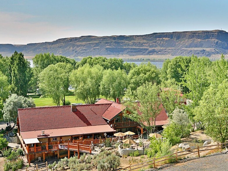 More Photos Of 57662 N Hwy 155 N, Electric City Hotel For Sale