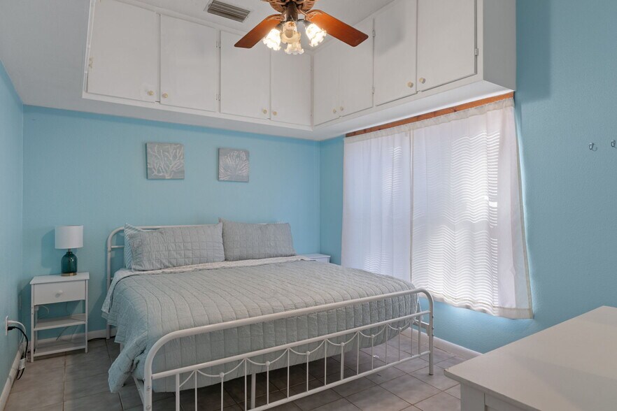 More Photos Of 8301 Congress St, Port Richey Flex For Sale