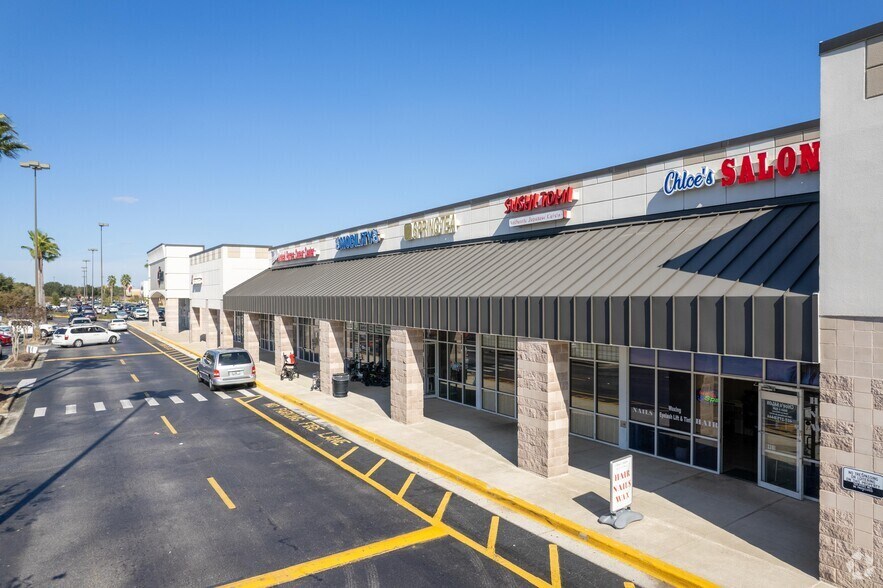 More Photos Of 8421-8481 S John Young Pky, Orlando General Retail For Lease