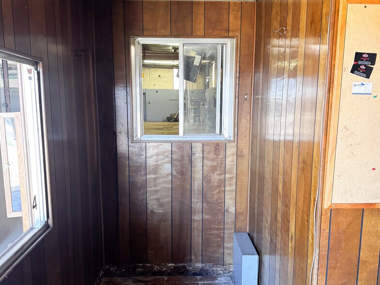 More Photos Of 1215 S Florida St, Borger Warehouse For Lease