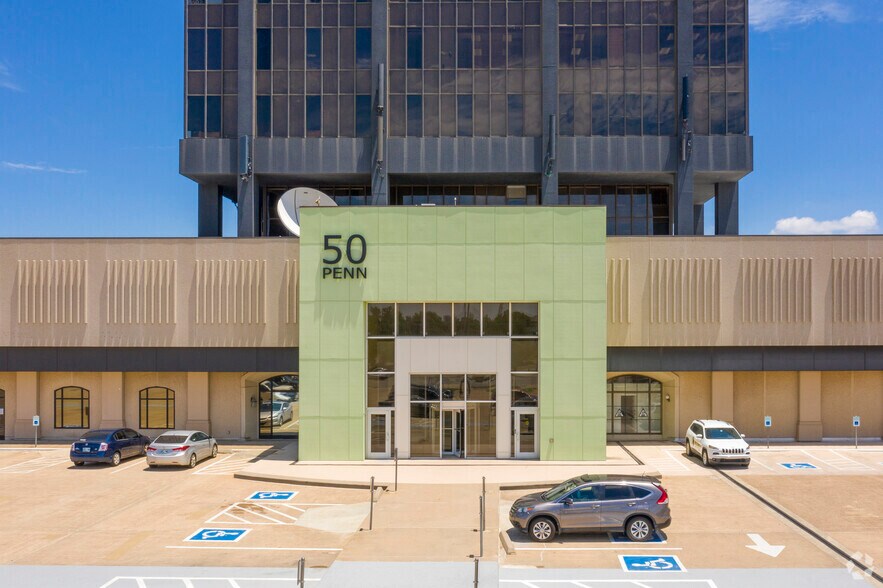 More Photos Of 1900 NW Expressway, Oklahoma City Office For Lease