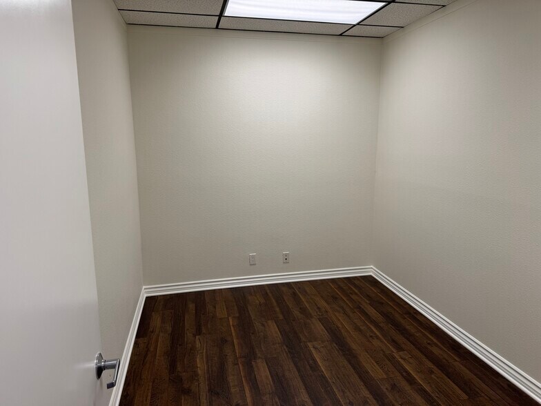 More Photos Of 25124 Narbonne Ave, Lomita Office For Lease