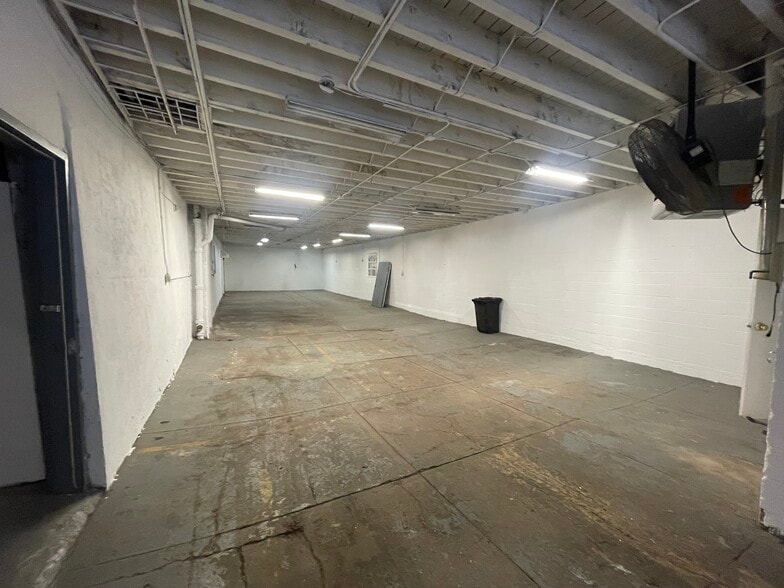 More Photos Of 413-415 E 119th St, New York Warehouse For Lease