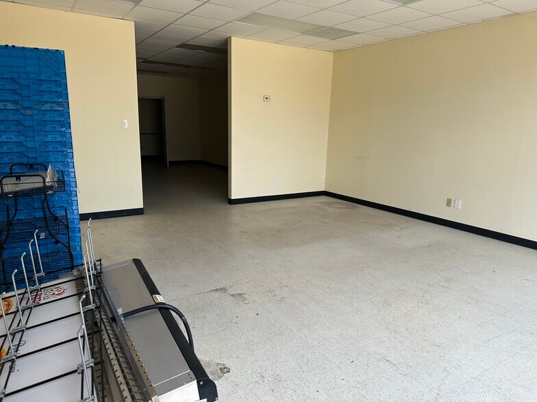 More Photos Of 2000 Fm 158 Rd, College Station Service Station For Lease