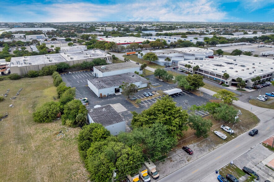 More Photos Of 4790 NW 157th St, Miami Gardens Unknown For Lease