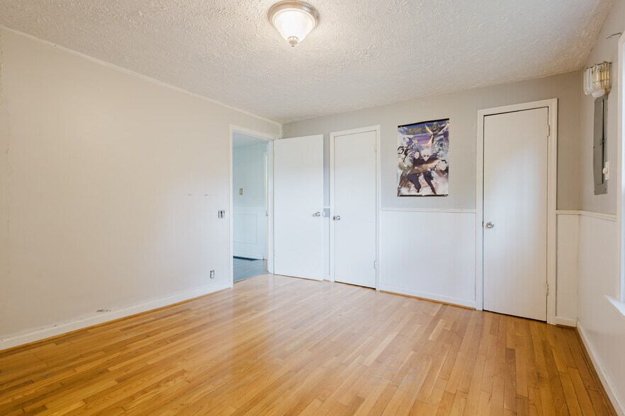 More Photos Of , Lexington Specialty For Sale