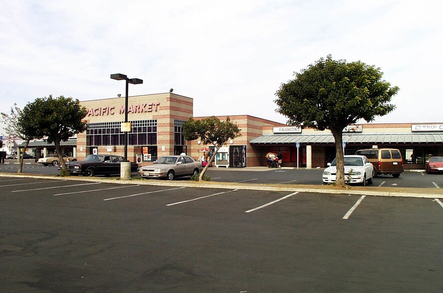 Primary Photo Of 515 N Harbor Blvd, Santa Ana General Retail For Lease