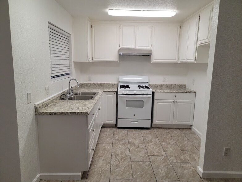 More Photos Of 43965 Towne St, Indio Apartments For Sale
