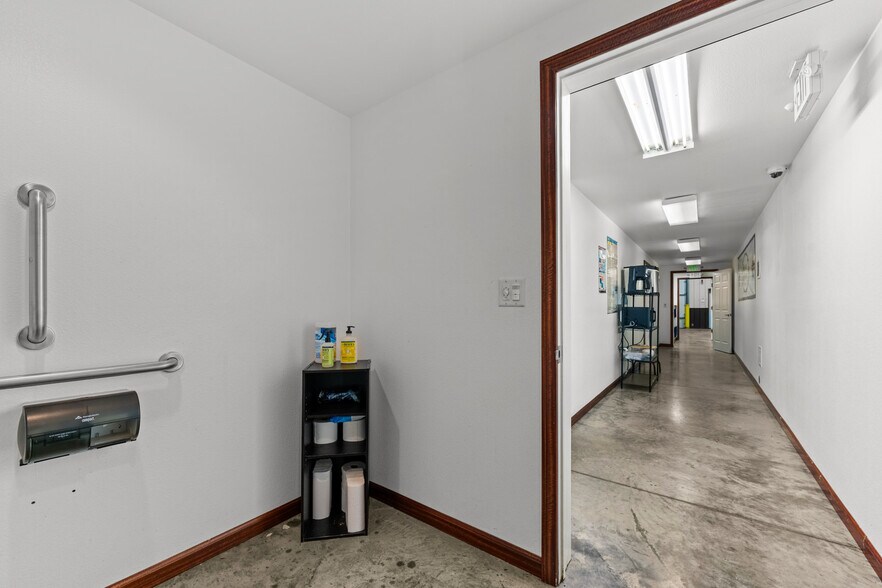 More Photos Of 50100 E State Highway 96, Boone Flex For Sale