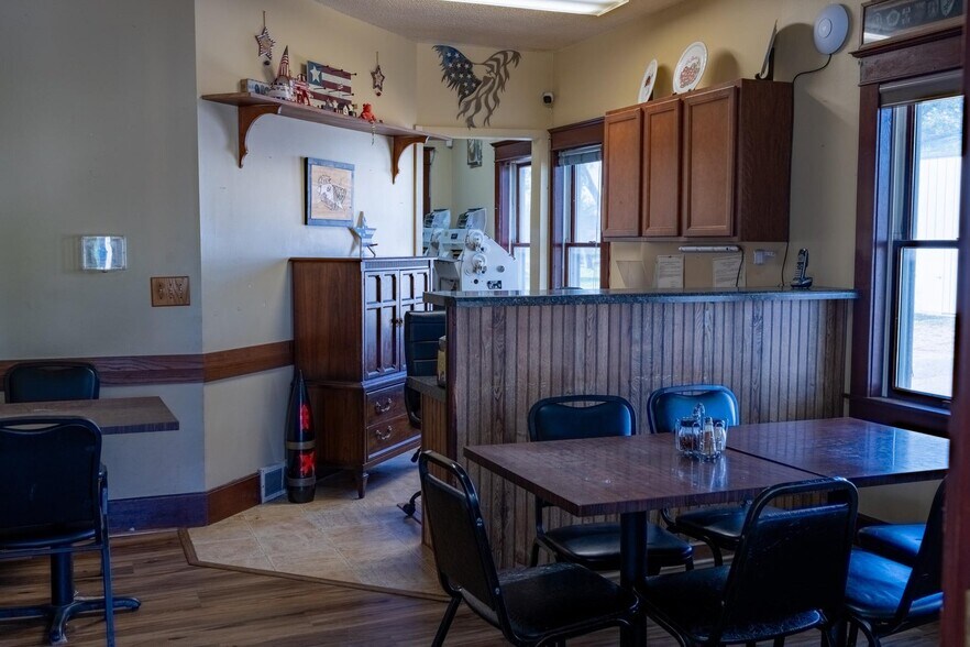 More Photos Of 507 W Wisconsin St, Sparta Flex For Sale