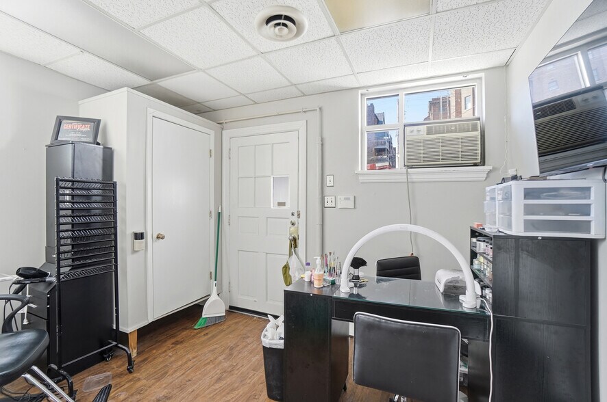 More Photos Of 2337 Victory Pky, Cincinnati Office Residential For Sale