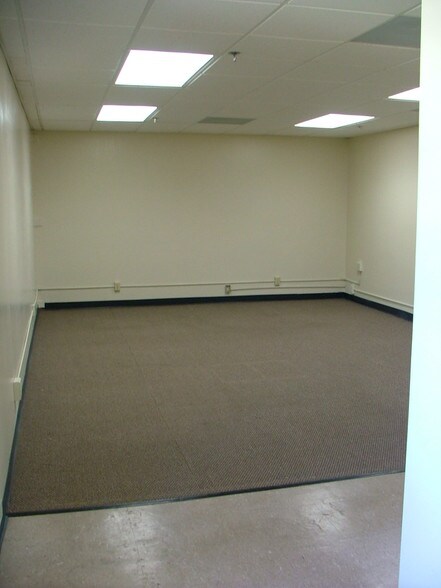 More Photos Of 1009 S Mountain Ave, Monrovia Manufacturing For Lease