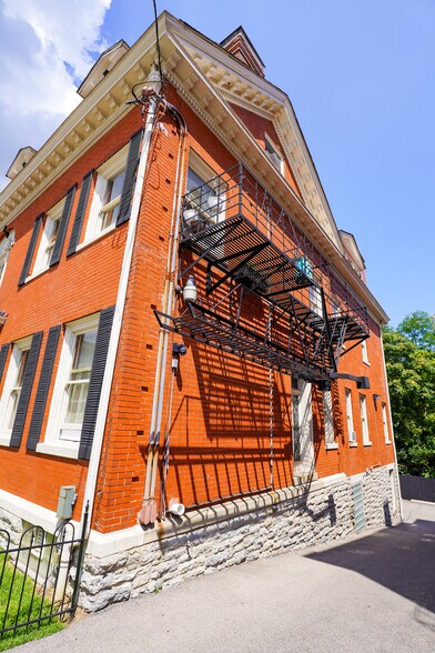 More Photos Of 2404 Auburn Ave, Cincinnati Apartments For Sale