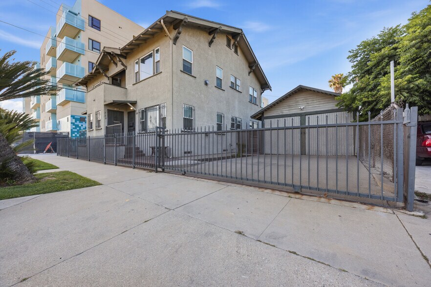 More Photos Of 325 E 14th St, Long Beach Apartments For Sale