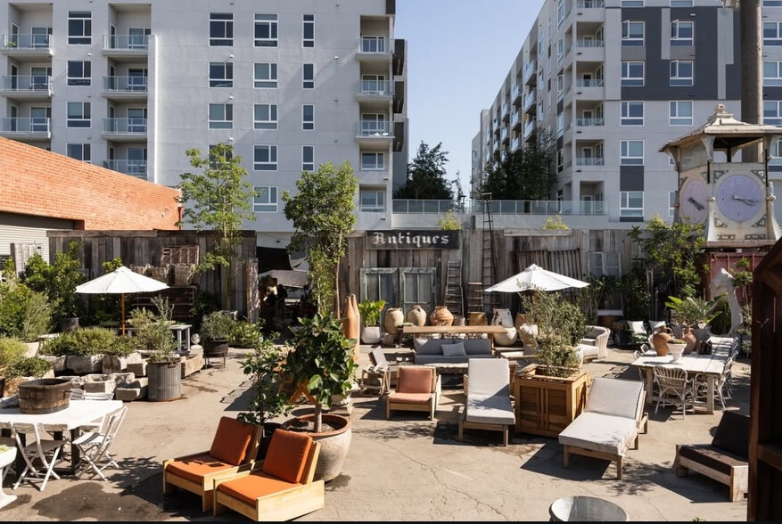 More Photos Of 3334 S La Cienega Pl, Los Angeles Warehouse For Lease